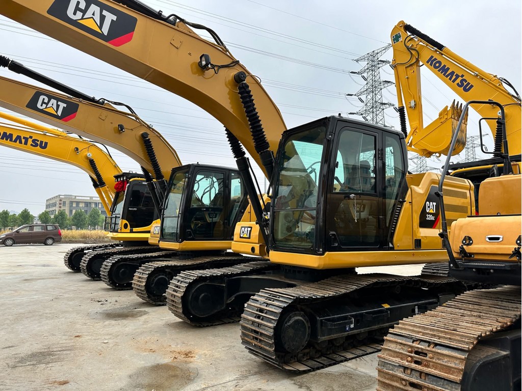 รถแม็คโคร cat 320 มือ สอง
