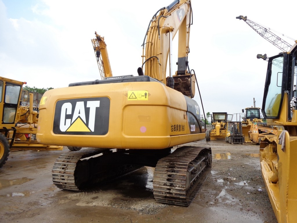 แบคโฮ CAT 320D