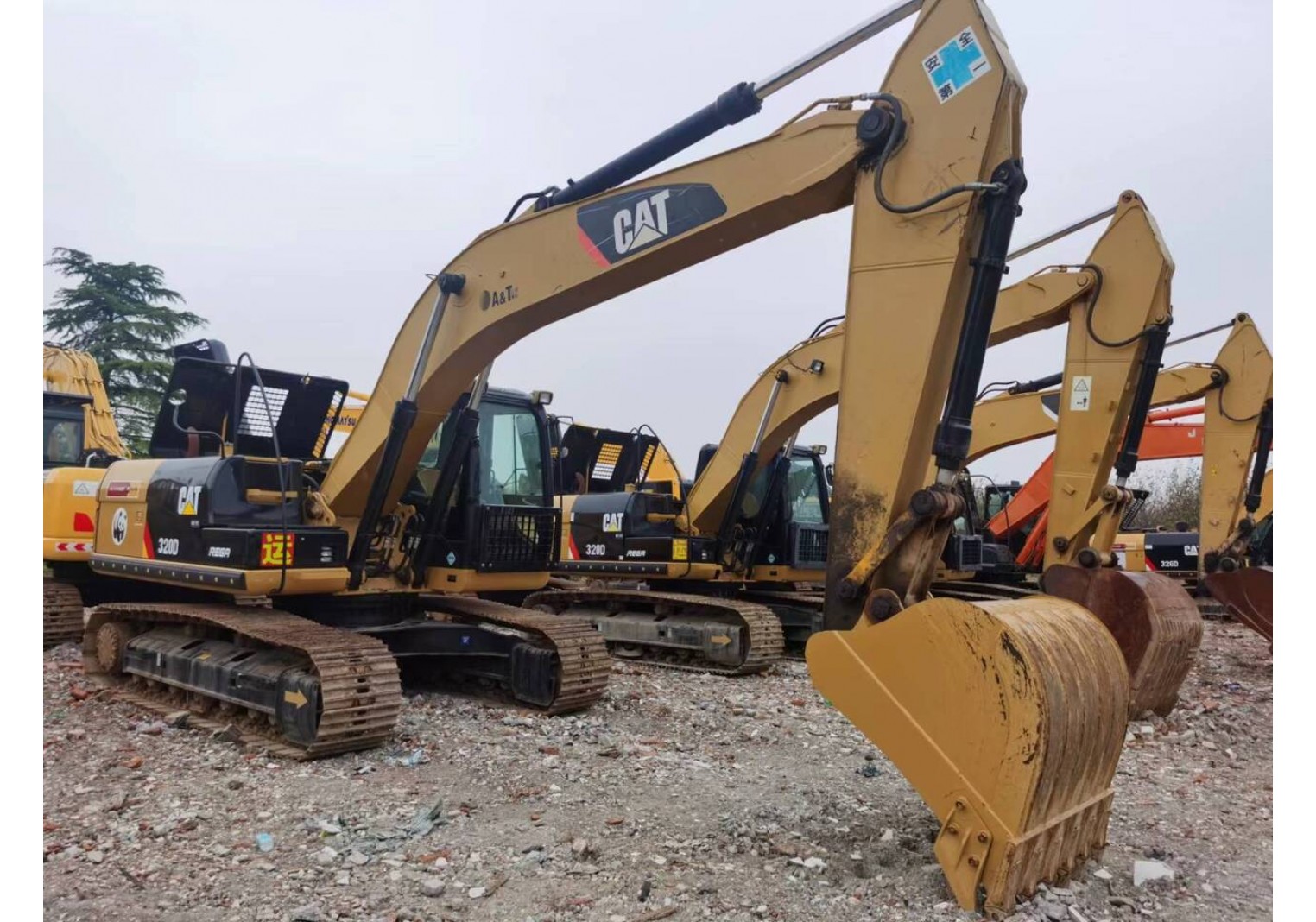 แบคโฮ CAT 320D