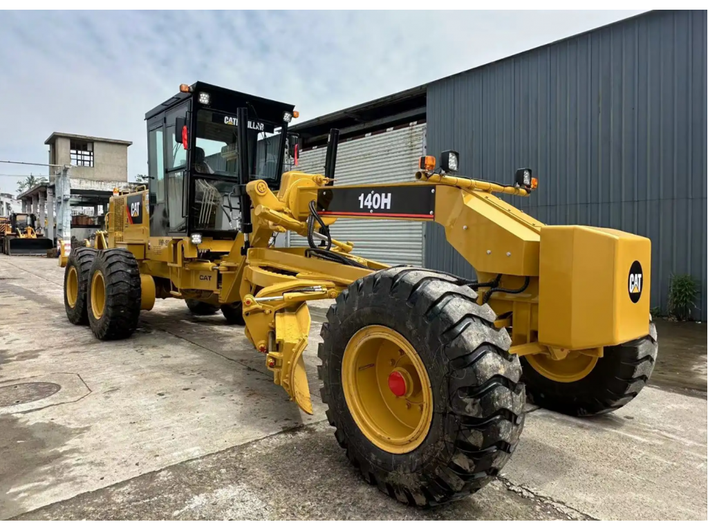 รถเกรดแคต 140H Caterpillar